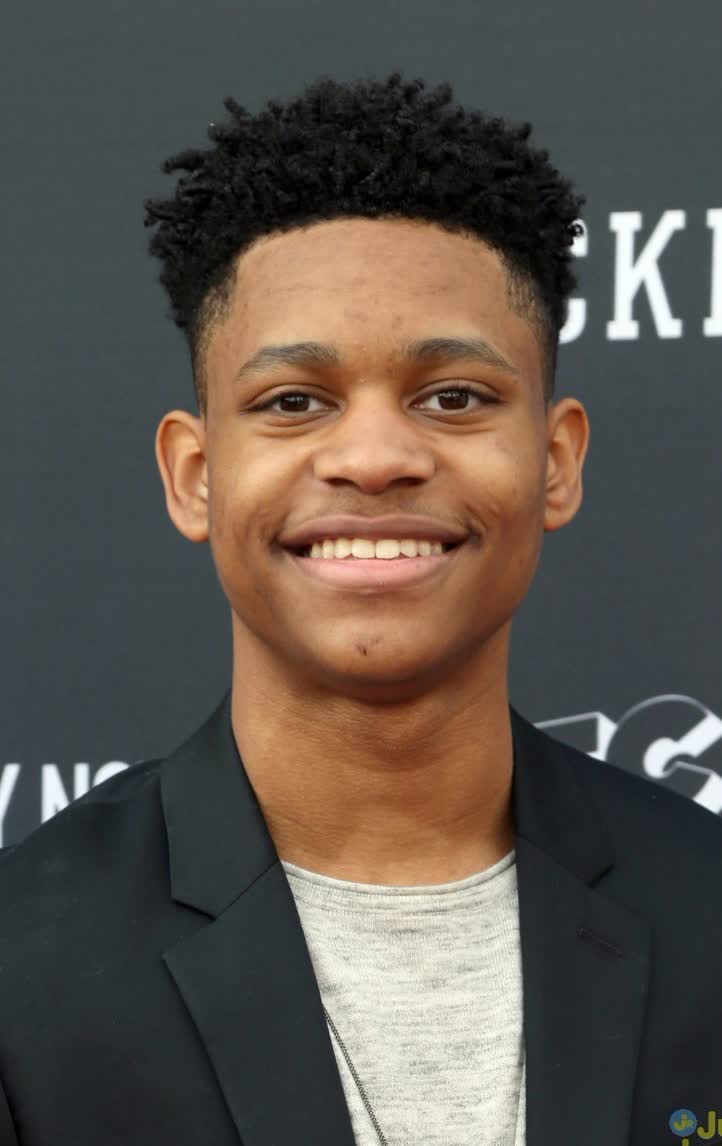 The 31-year old son of father Angela Williams and mother Le’Roy Williams Tyler James Williams in 2024 photo. Tyler James Williams earned a  million dollar salary - leaving the net worth at 5 million in 2024