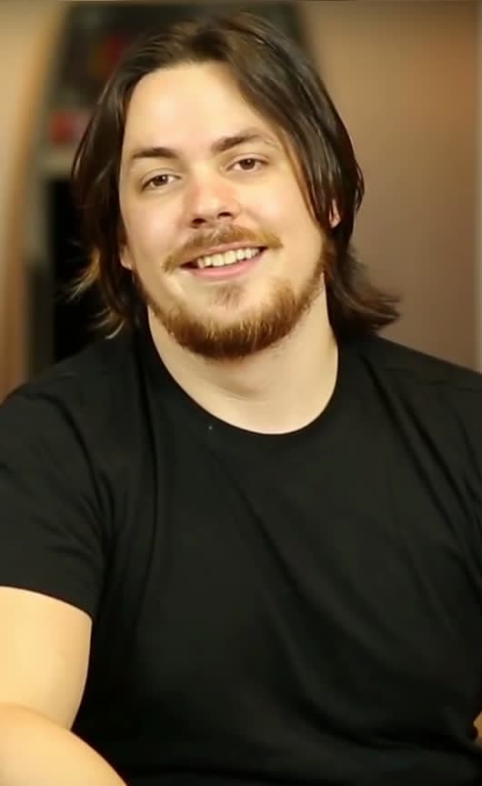 Arin Hanson. 