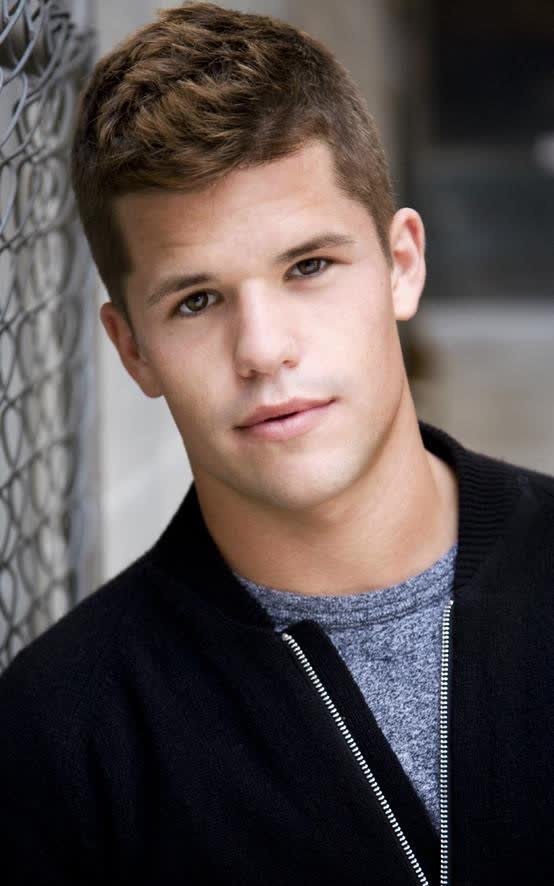 Charlie Carver