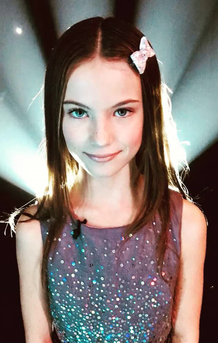 Charlotte Summers Height, Age, Bio, Weight, Body Measurements, Net Worth