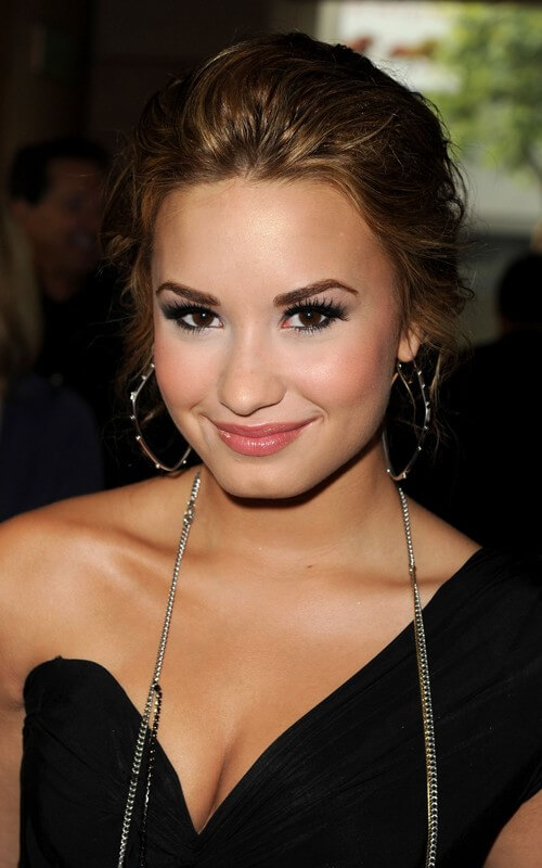 Demi Lovato Bio Age Height Weight Body Measurements