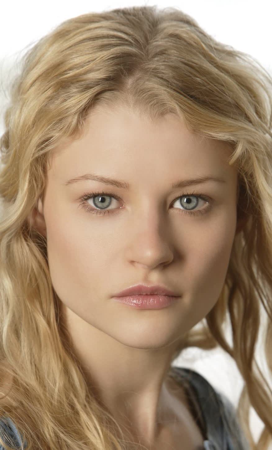 emilie de ravin eyes belle