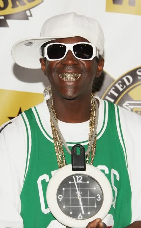 https://idolwiki.com/pics/FlavorFlav/FlavorFlav.jpg