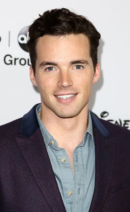 Ian Harding Bio Age Height Weight Net Worth Facts And