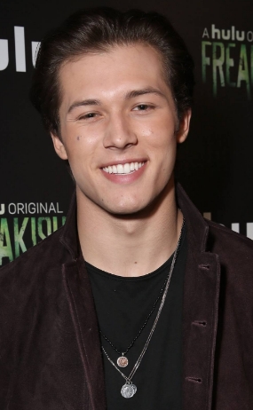 Leo Howard