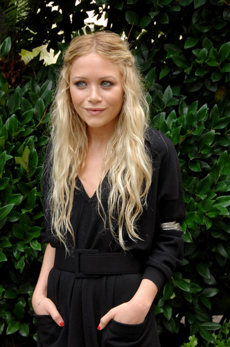 Mary Kate Olsen Bio Age Height Weight Body Measurements