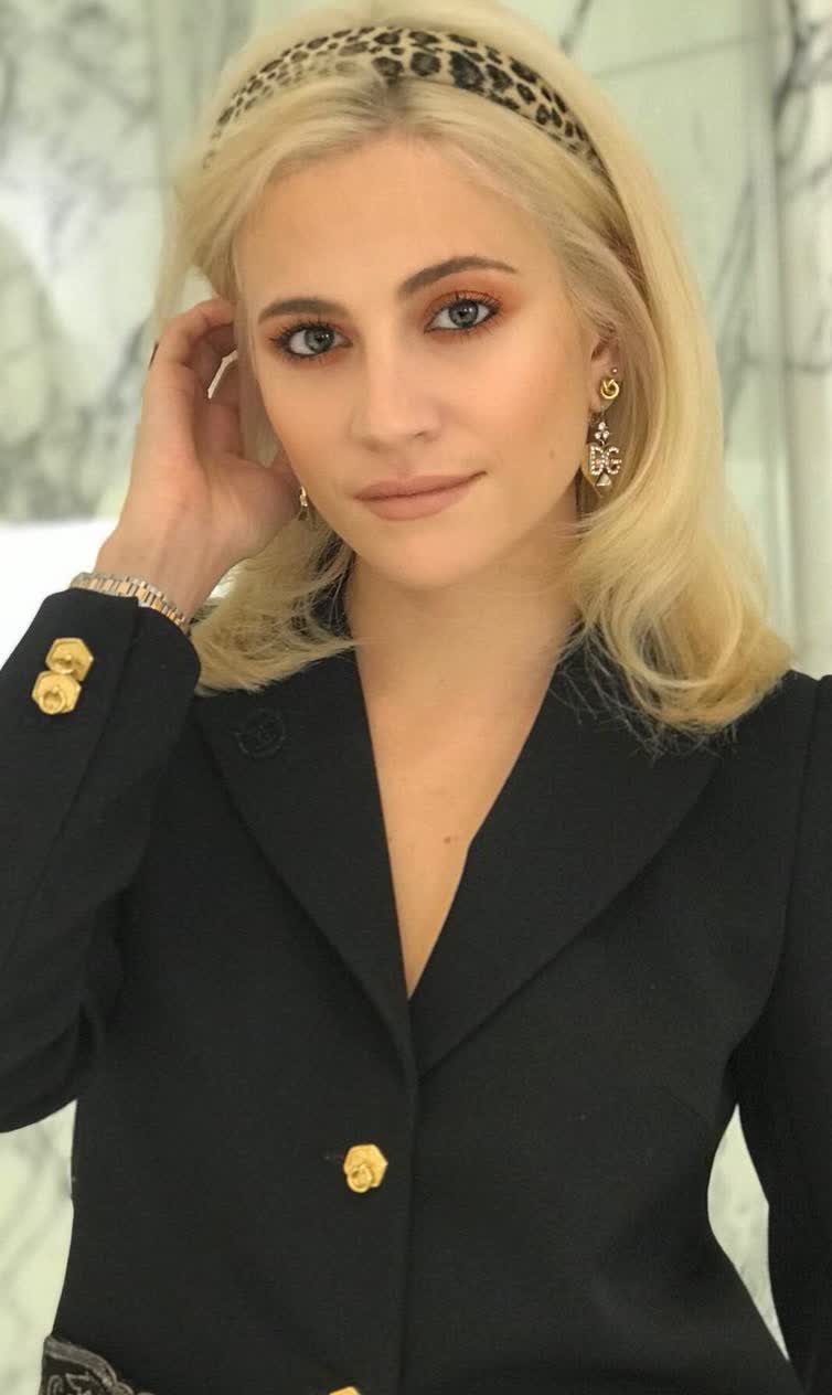 Pixie Lott Height Age Bio Weight Body Measurements Net Worth 