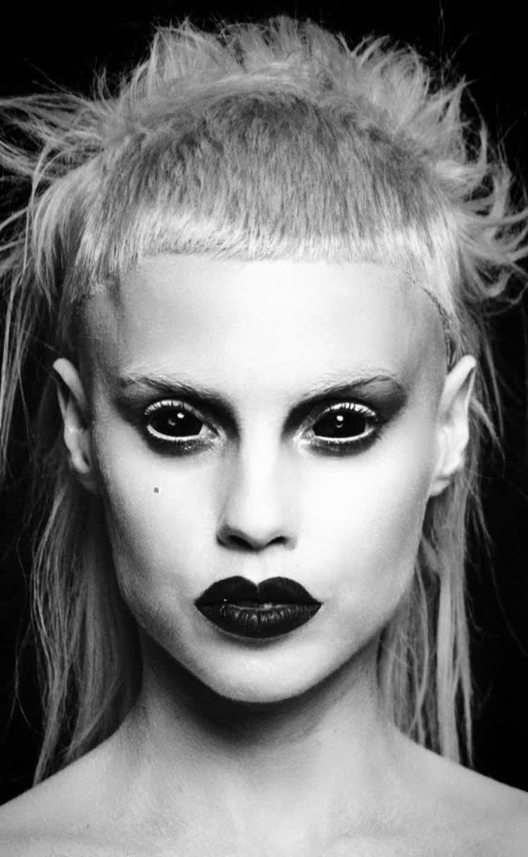 https://idolwiki.com/pics/YolandiVisser/YolandiVisser.jpg